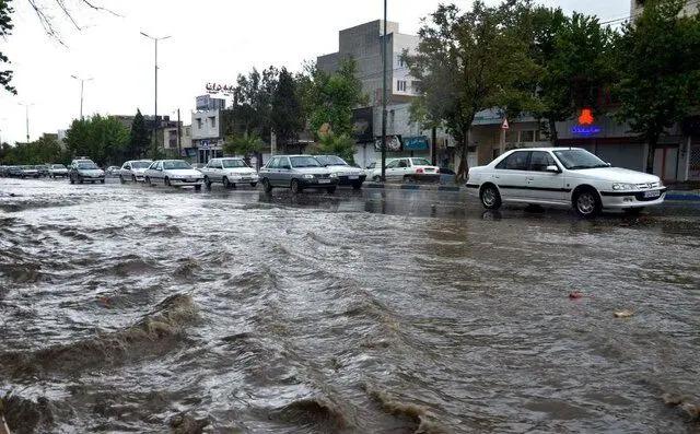 سیلاب و آبگرفتگی شدید در سطح شیراز؛ امدادرسانی به چند خانوار عشایر