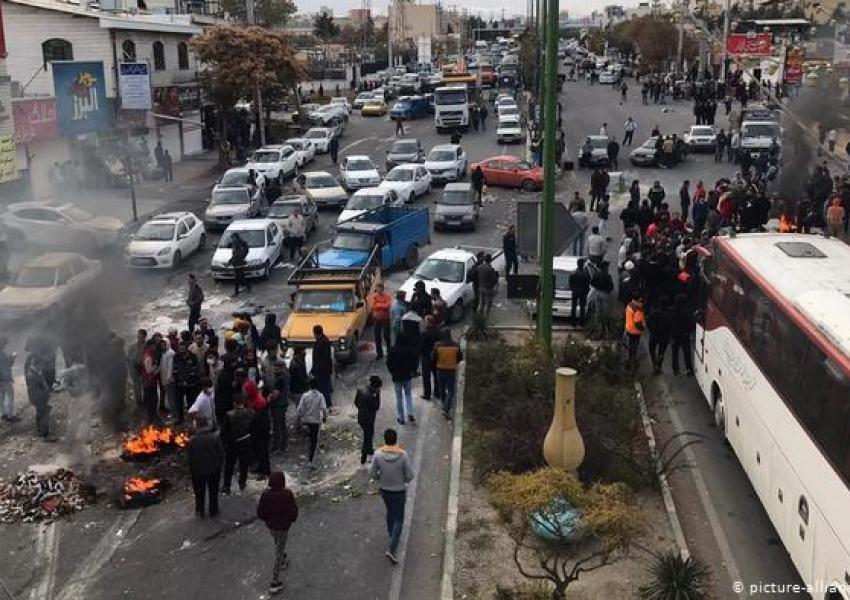 ادعای مشرق نیوز درباره پروژه آمریکا برای تنش همزمان در ایران و لبنان