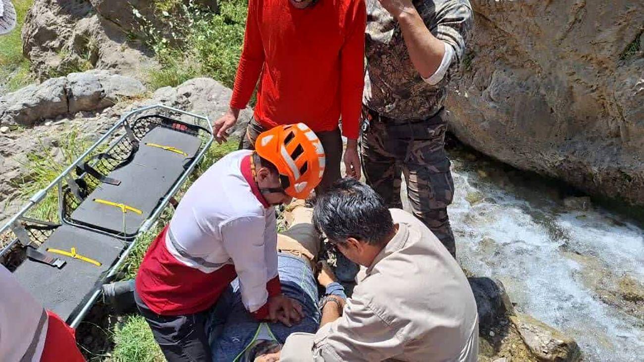 نجات معجزه‌آسای کوهنورد در درکه