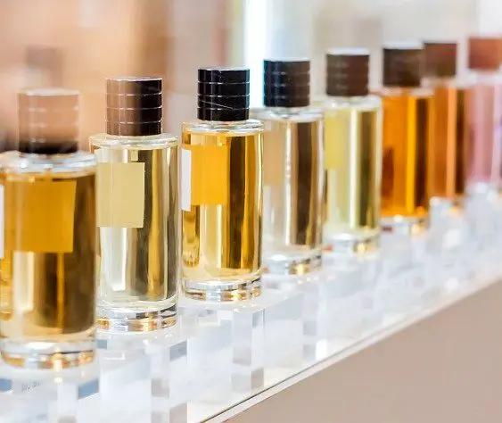 تفاوت‌‌های عطر، ادکلن، ادوپرفیوم و ادوتویلت که احتمالا از آن بی‌خبرید!