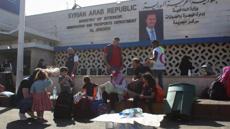 بیروت: در نتیجه حملات اسرائیل، ۴۰۰ هزار نفر از لبنان به سوریه پناه برده‌اند / سه چهارم این افراد، اهالی سوریه‌ هستند که بیشترشان از جنگ داخلی در سئریه به لبنان پناه برده بودند