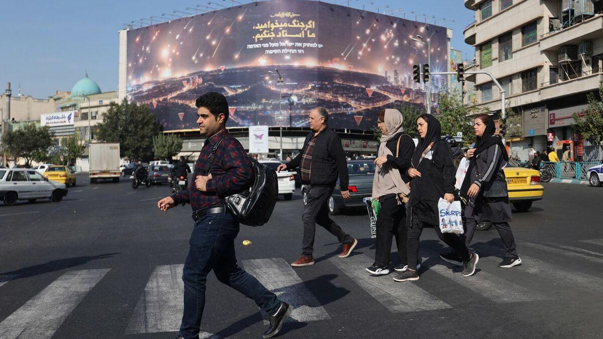 نباید نه یک گام جلوتر و نه یک گام عقب‌تر از تصمیم مسئولان رفتار کنیم