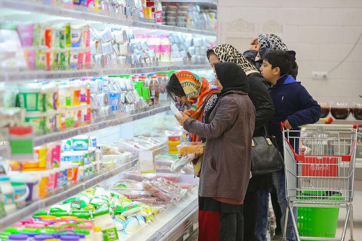 پیشنهاد افزایش ۲۰ درصدی حقوق با وجود خط فقر ۳۰ میلیونی!   بی سخاوتی دولت در تعیین دستمزد و حقوق