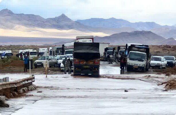 خسارات سیل در شرق استان سمنان   تلاش برای بازگشایی محور میامی  جاجرم ادامه دارد