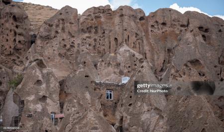 نگاه رسانه خارجی به روستای صخره‌ای کندوان + عکس