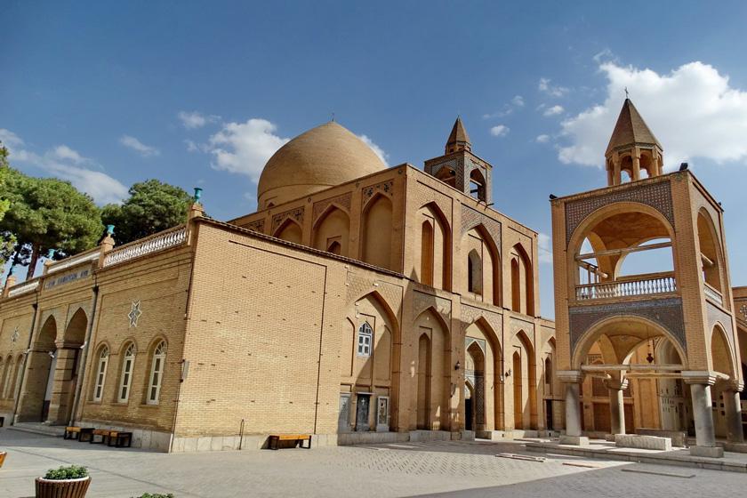 گردشگران خارجی کلیسای وانک را در گوگل چگونه توصیف می‌کنند؟