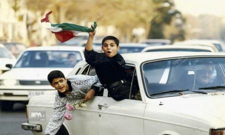 تصویر نوستالژیک از شادی خیابانی در پی صعود ایران به جام جهانی ۲۷ سال پیش