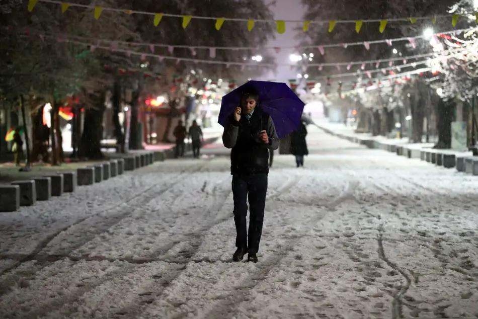 رگبار شدید باران و برف در راه ١۵ استان