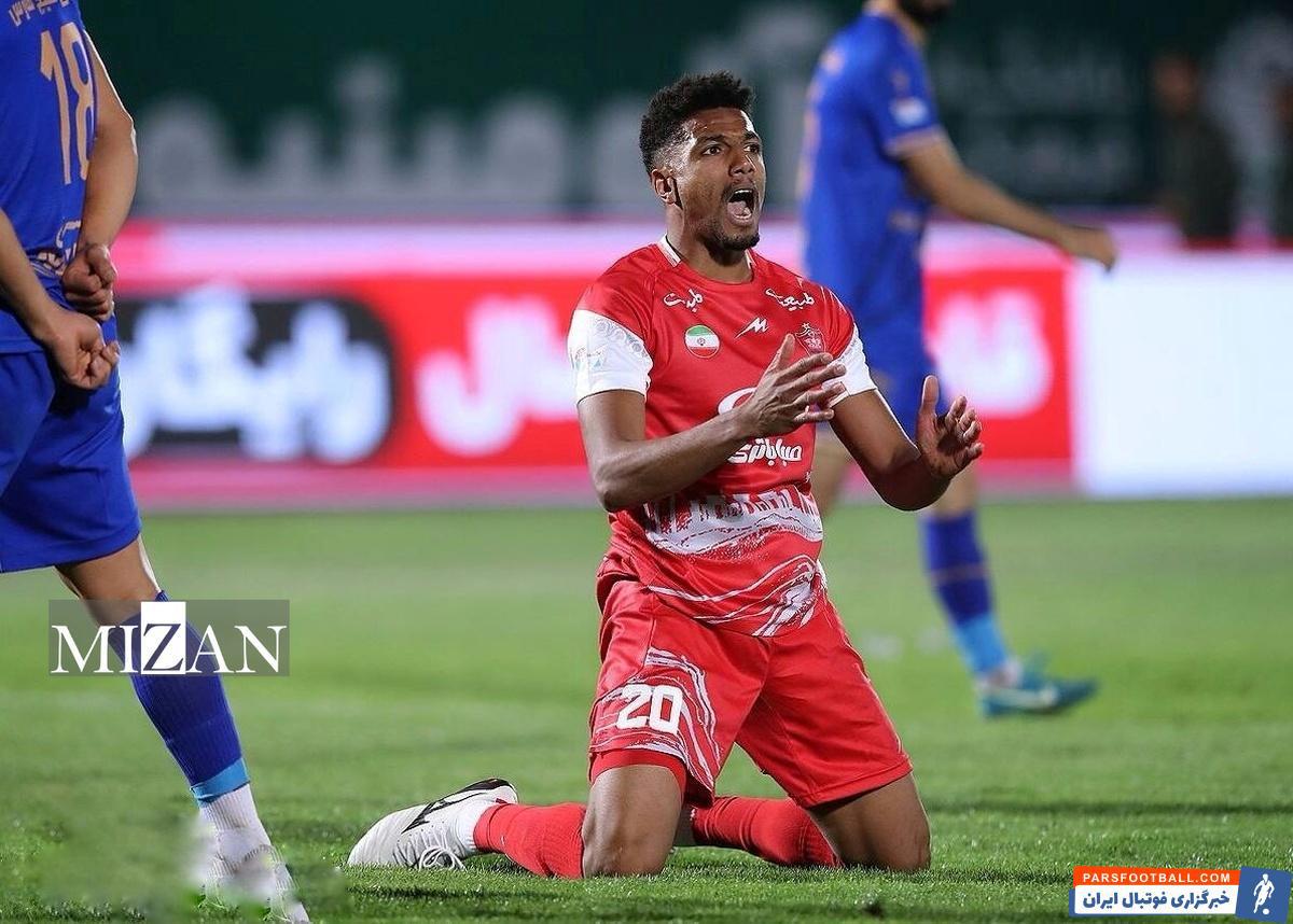 مدافع مراکشی سرخ‌ها به اردوی پرسپولیس در قطر نرسید