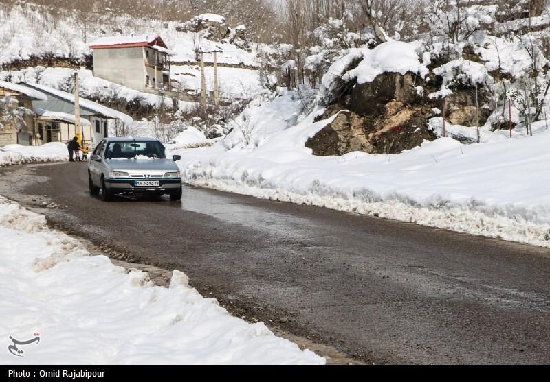 بارش برف پاییزی در جاده‌های ۶ استان کشور