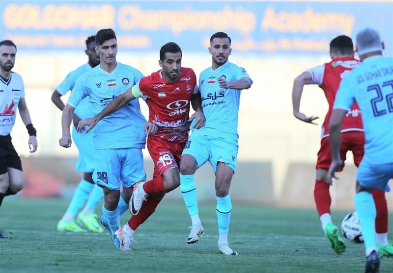 نیمه نخست دیدار گل‌گهر و پرسپولیس برنده نداشت