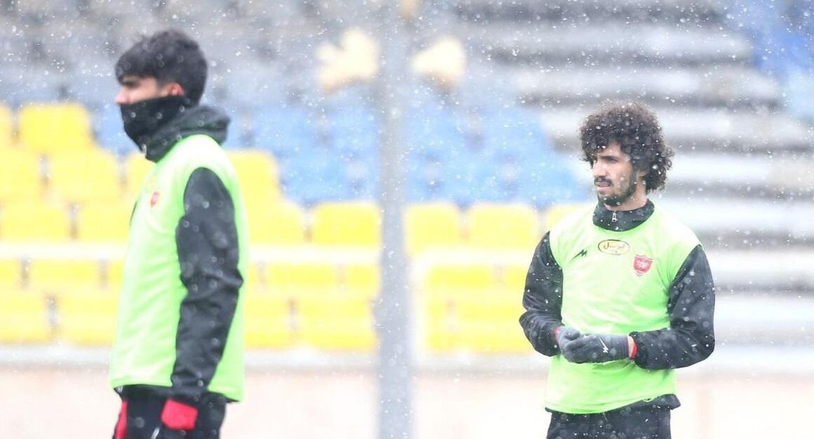 اندر عجایب لیگ برتر / تعطیلی در هوای مطبوع، مسابقه در برف و یخبندان