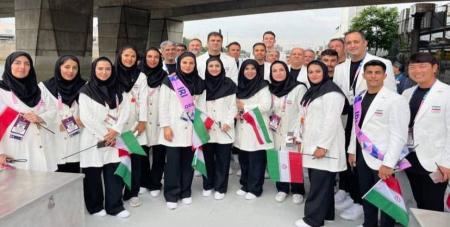 عکس دسته‌جمعی کاروان ایران پیش از افتتاحیه المپیک
