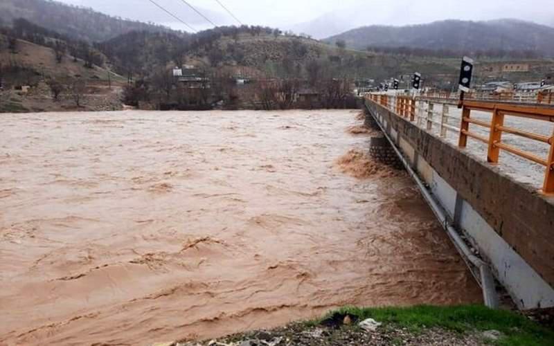 طغیان رودخانه‌ها و مسدود شدن جاده‌ها فیلم