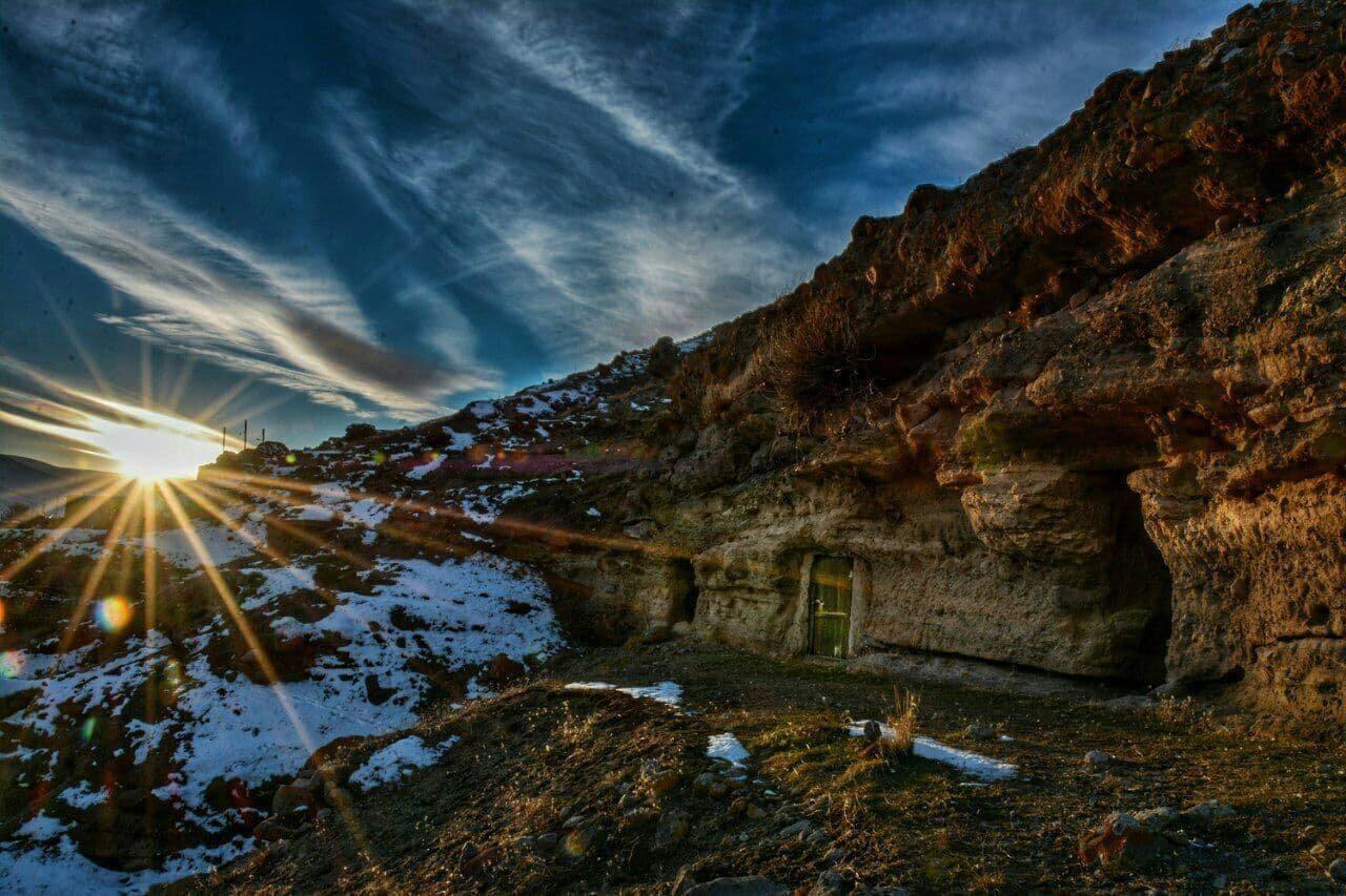 شکار لحظه زیبای طلوع آفتاب در روستای آدینان کردستان + فیلم