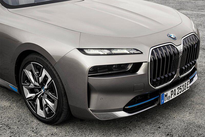 ببینید/ ابتکار بی‌نظیر یک شهروند؛ تجهیز پژو ۴۰۵ با امکانات لوکس BMW سری ۷