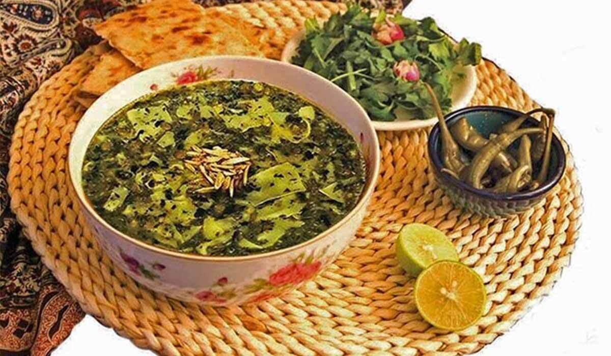 طرز پخت آش لخشک پاییزی؛ یک غذای ساده، مقوی و سریع (ویدئو)