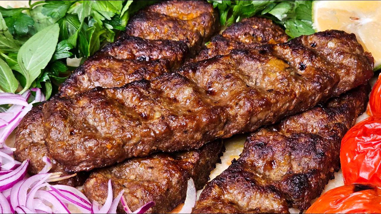 (ویدئو) طرز تهیه کباب کوبیده زعفرانی بدون سیخ در فر خانگی