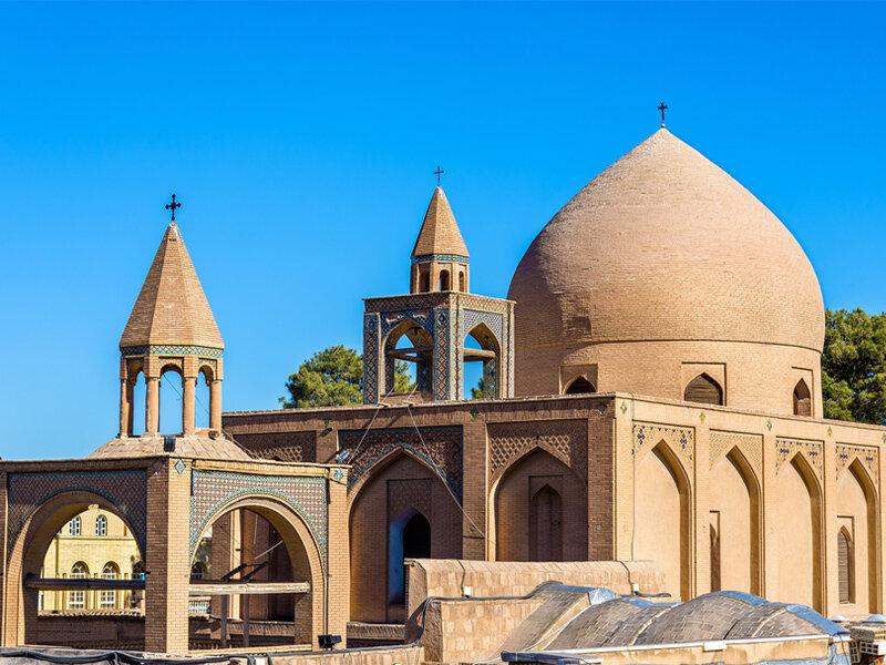 ببینید   گشتی در کلیسای وانک؛ دروازه‌ای به سوی تاریخ ارامنه در ایران