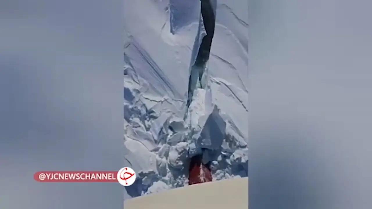 (ویدئو) لحظه برخورد کشتی با کوه یخی